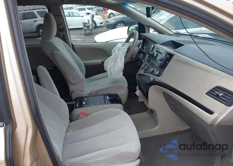 2012 Toyota Sienna Le V6 7 Passenger Auto Access Seat/Le V6 8 Passenger from USA, damaged, VIN 5TDKK3DC5CS271534